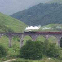 Harry Potter Zug auf Viadukt