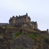 Das Schloss von Edinburgh (auf der Esplanade wird gerade alles für's Tattoo aufgebaut)