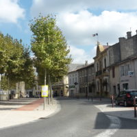 Ein Kreisel führt um die ganze Altstadt des verschlafenen Örtchens