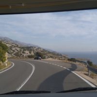 Der Küste entlang (fast kein Verkehr, kein Wind)